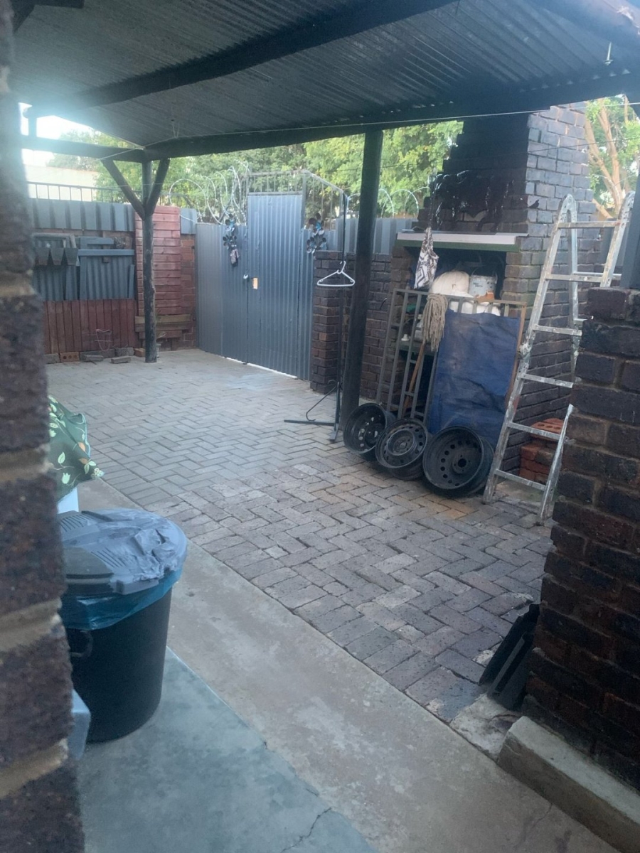 2 Bedroom Property for Sale in Meiringspark North West